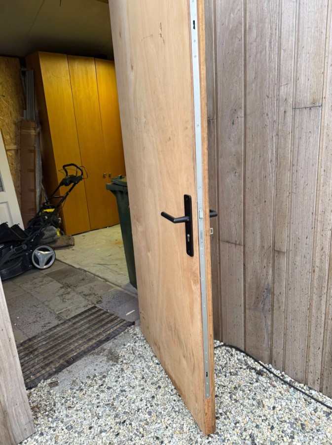 B & B beveligd driepuntssluitingen